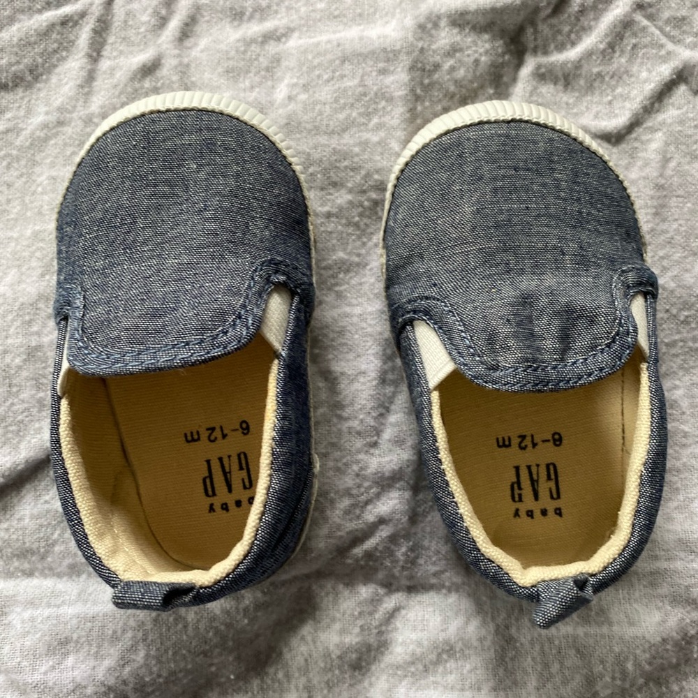 Gap baby slip on shoes